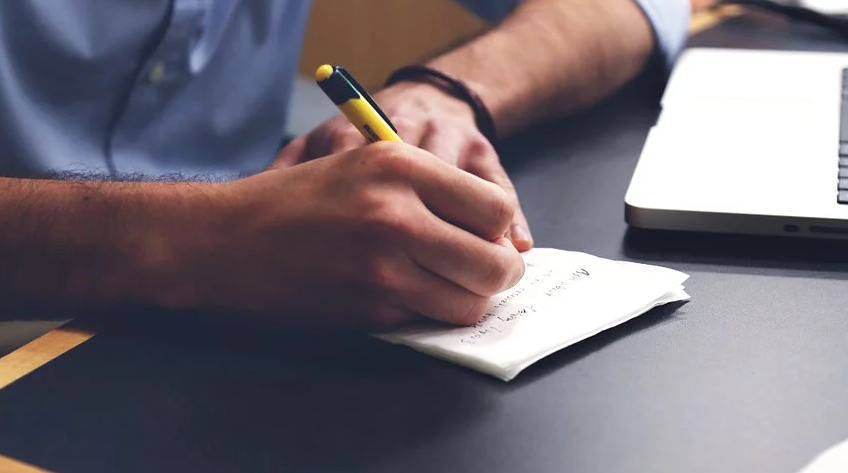 在美國成立公司，需要請律師和雇傭會計嗎？